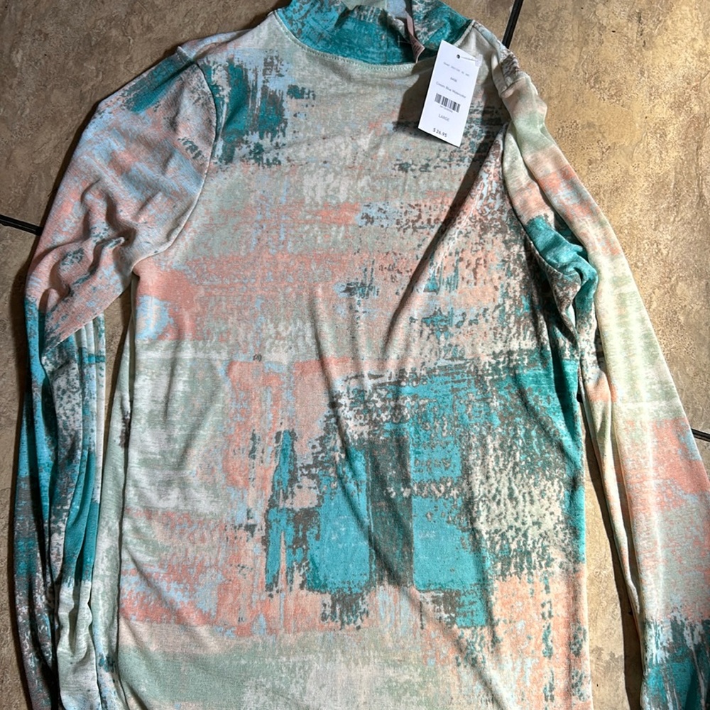 Never worn large cream blue turtle neck no issues